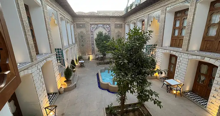 آدرس هتل اُسکرو شیراز