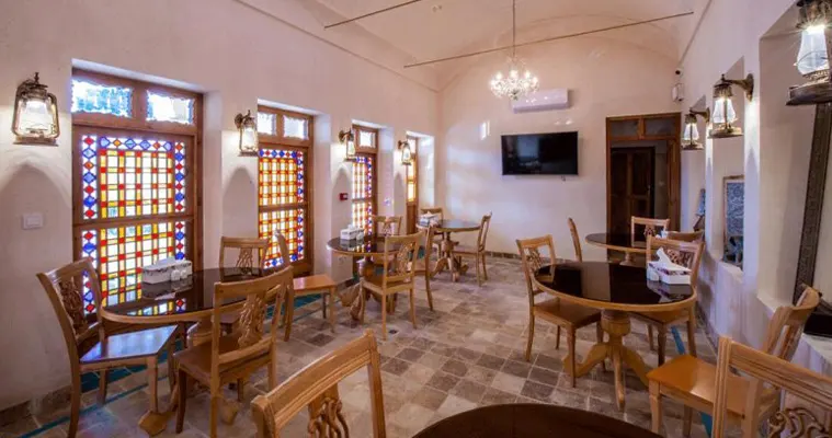 رستوران هتل سنتی یاسمین راهب کاشان