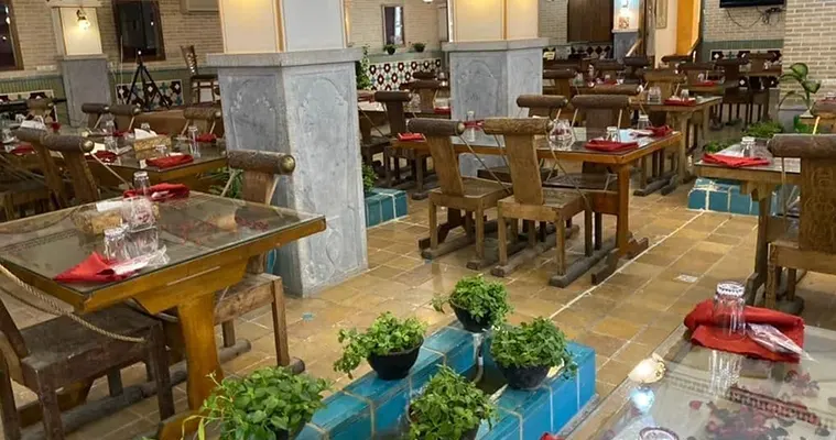 رستوران هتل پارتیکان اصفهان