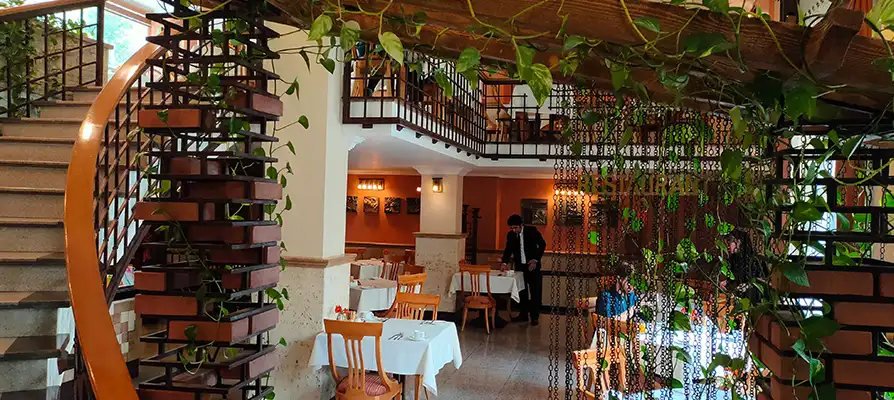 غذا و نوشیدنی هتل اسکان فرصت تهران
