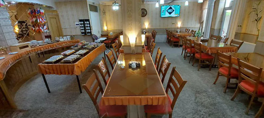 رستوران هتل هخامنشیان پارتاک اصفهان