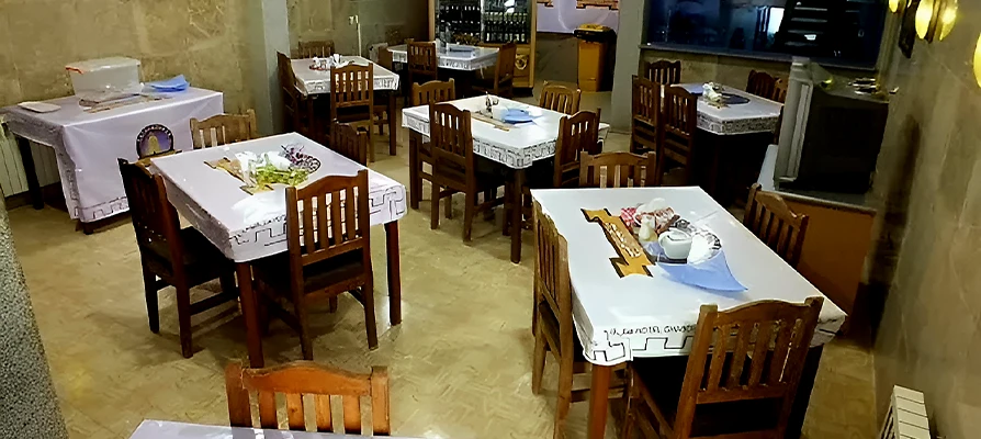 رستوران هتل قابوس گنبد کاووس